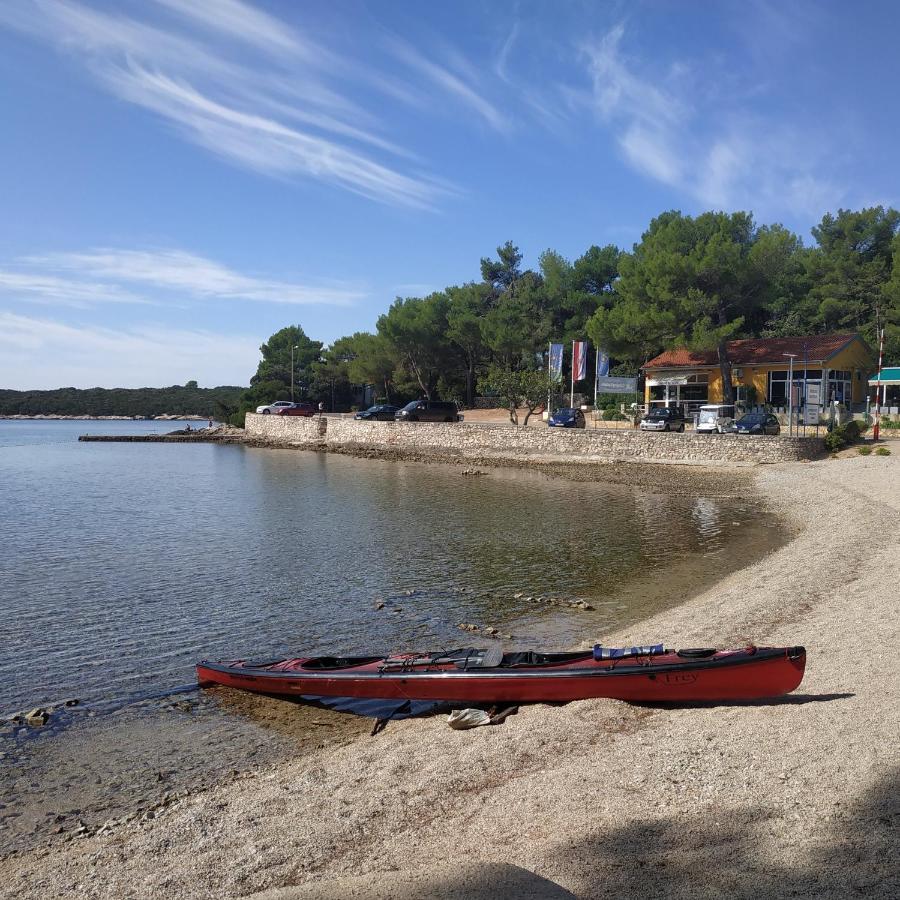 Апартаменты Holiday House Punta Blue & Orange 5M From The Sea, Island Cres Пунта-Крижа Экстерьер фото