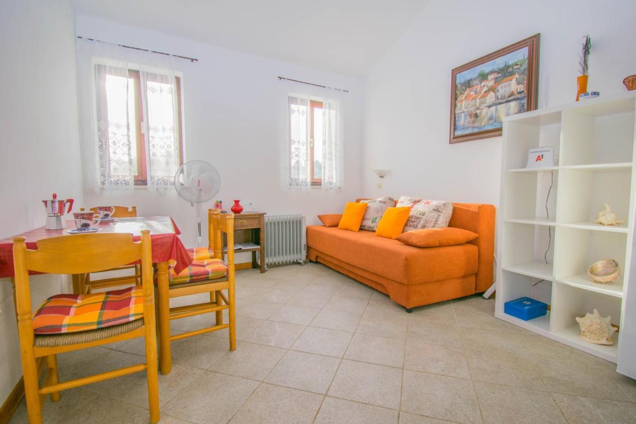 Holiday House Punta Blue & Orange 5M From The Sea, Island Cres Пунта-Крижа Экстерьер фото